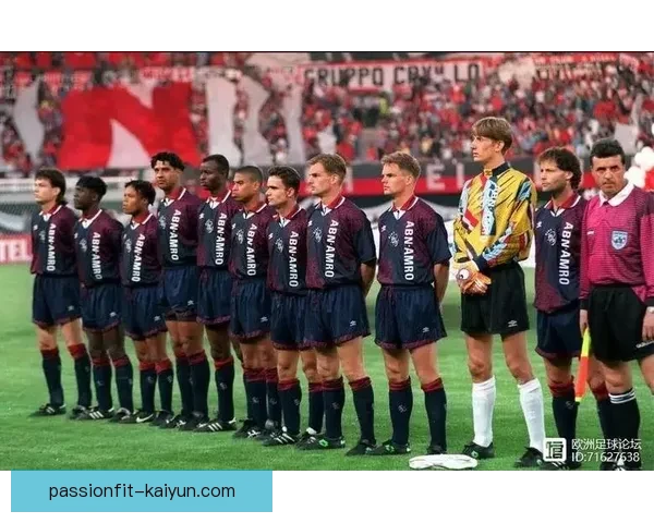 克鲁伊夫助攻数据分析：历史表现值得关注，展现出卓越传球能力